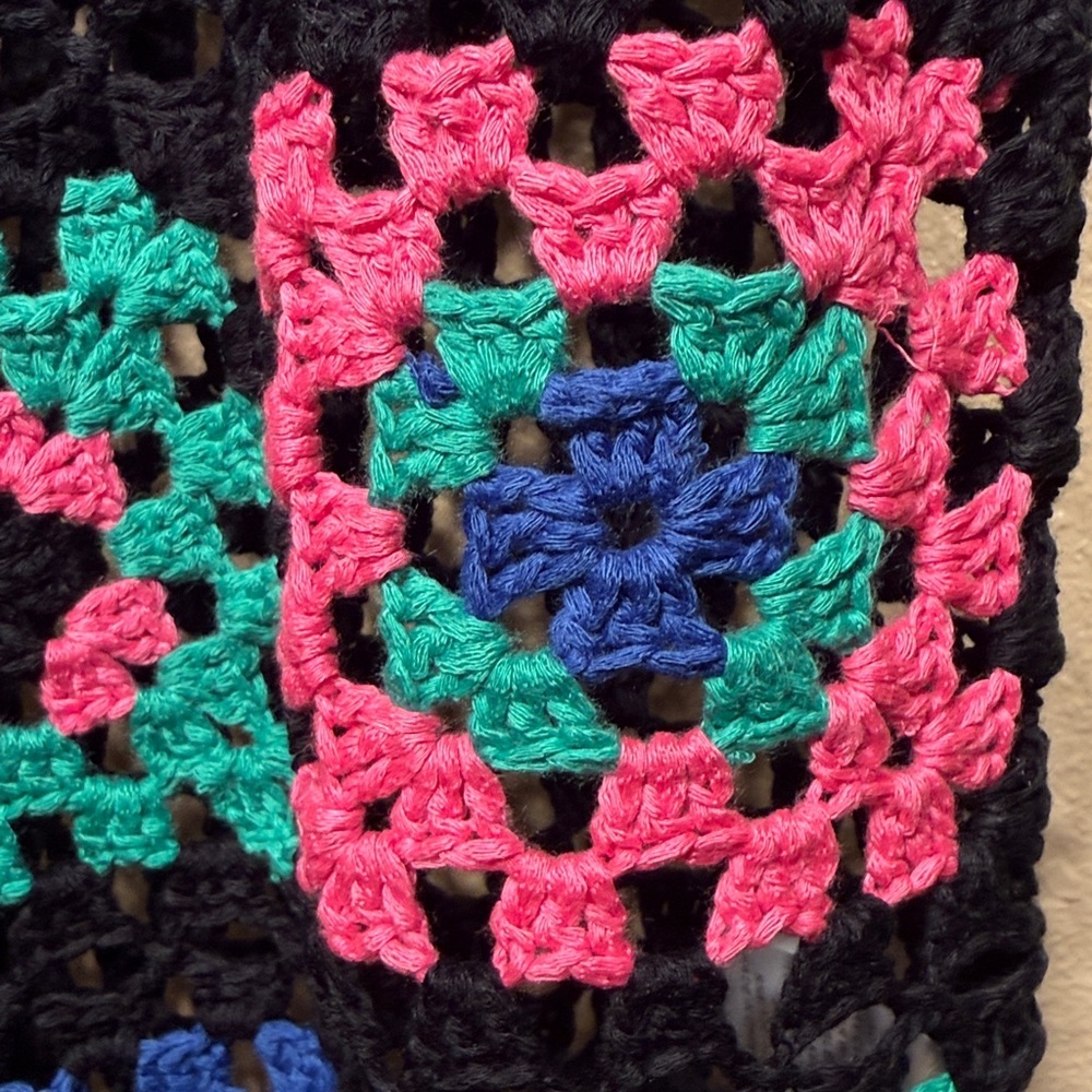 NEW!!! Umgee Granny Square Crochet Fringe Sweater VEST Sz Small, NWT - Picture 7 of 11